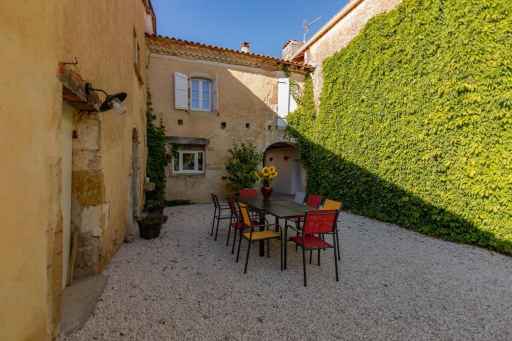 Domaine De Laplan Bed & Breakfast Cezan Bagian luar foto